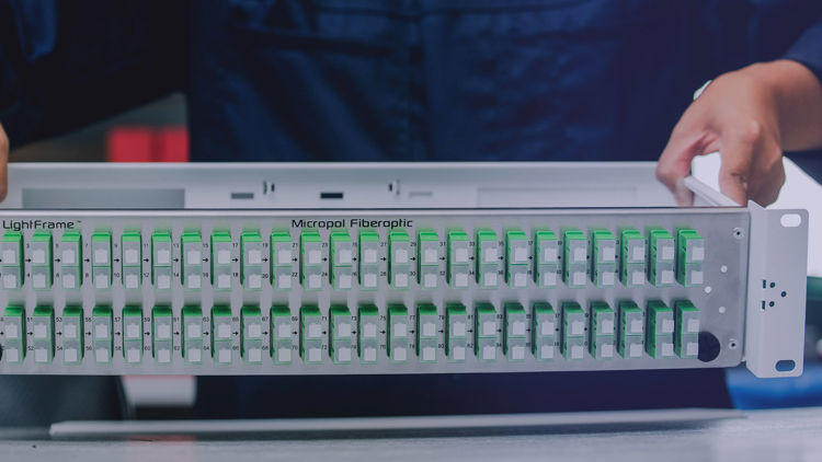 What is Expanded Beam Technology? | Fiber Optic Connectors | Micropol